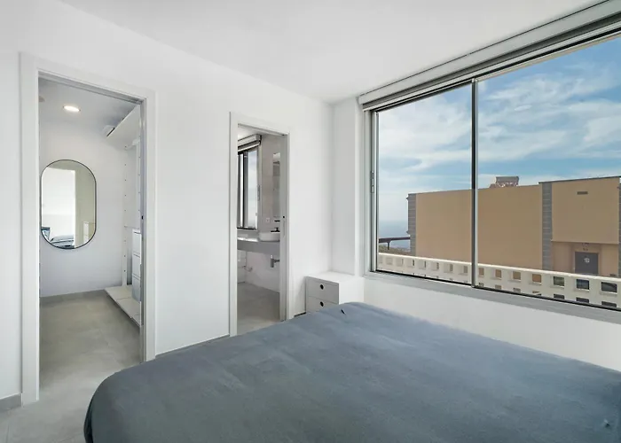 Tulio Homme 2 Вілла Адехе